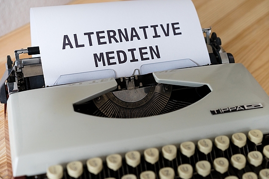 Lügen, Fakes, Verschwörungsmythen